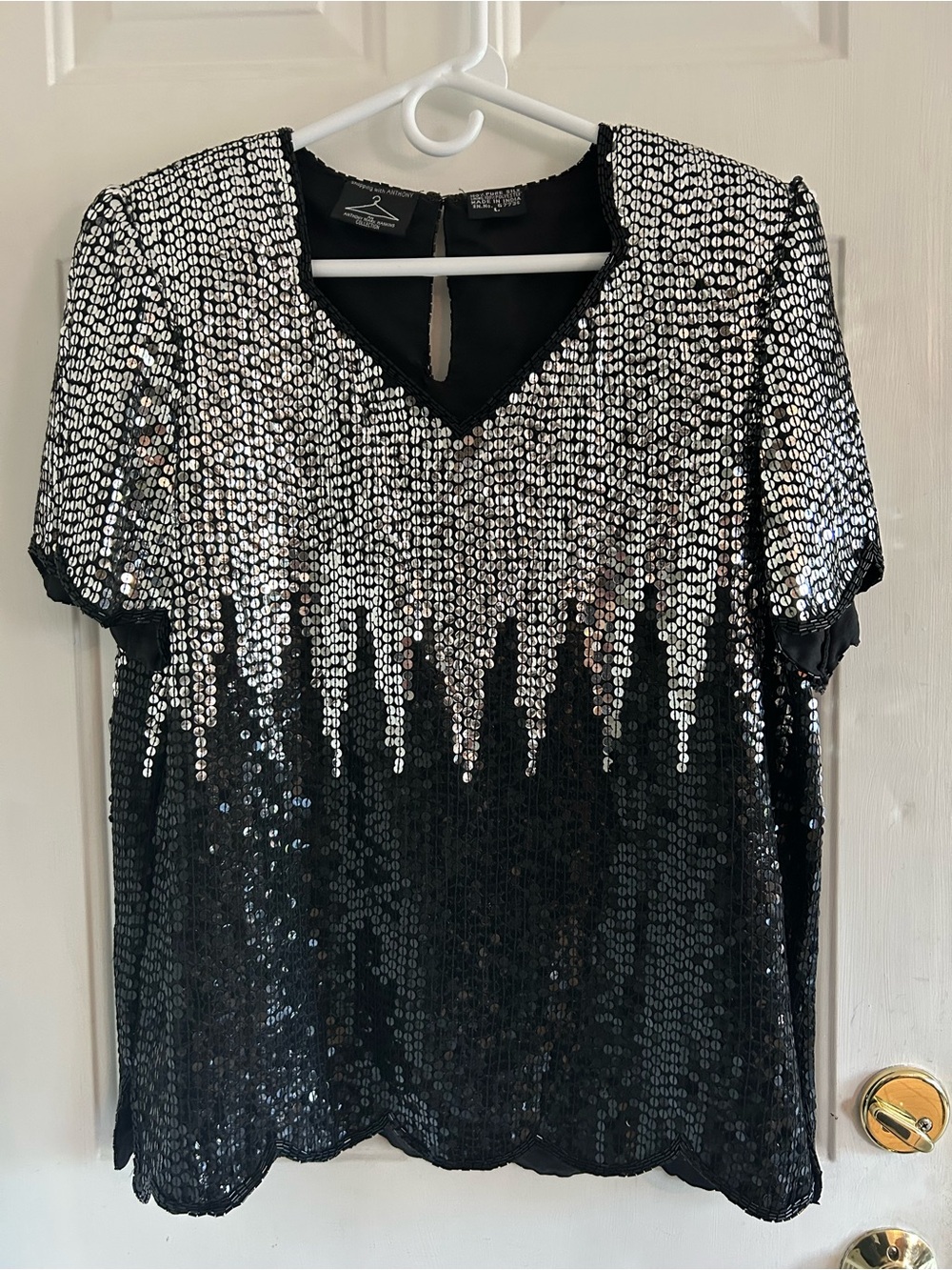 Y2K VINTAGE Anthony Mark Hankins Black Top with Silver Sequin Ombre V-Neck